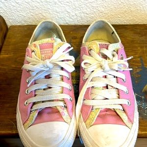 Double tongue converse with beautiful floral fabric